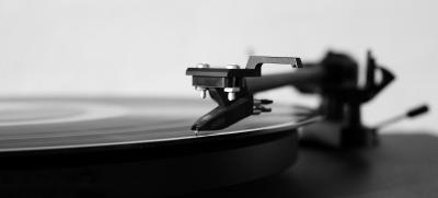 Record player: don't stop the 80s nostalgia!